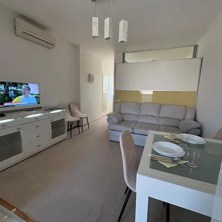 Melisa Apartment *